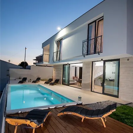 Villa Godimento W Heated Pool *